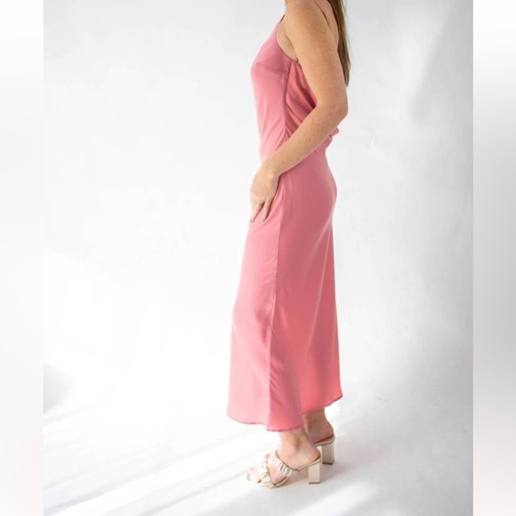 One shoulder midi dress in rose - Picture 6 of 10